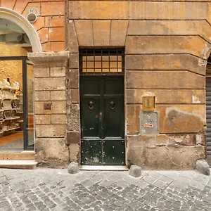 lovely-nest-by-the-pantheon.it-romehotels.com/